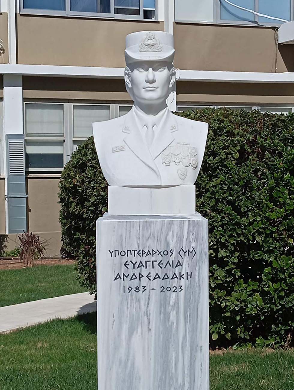 κατασκευή προτομής, μαρμάρινες προτομές, μπρούτζινες προτομές, δημιουργία προτομής μνημείων, εργαστήριο γλυπτικής