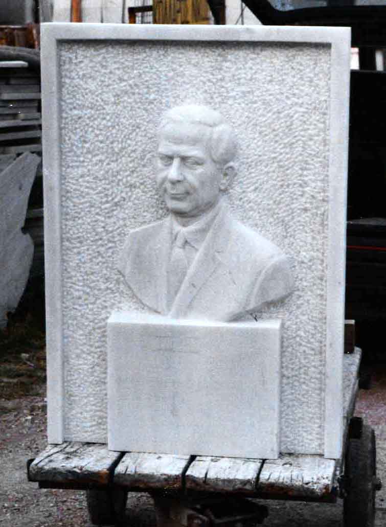 μαρμάρινα ανάγλυφα, μαρμάρινα εκκλησιαστικά, μαρμάρινα διακοσμητικά, μαρμάρινες βρύσες, σκαλιστά σε μάρμαρο, εργαστήριο μαρμαρογλυπτικής