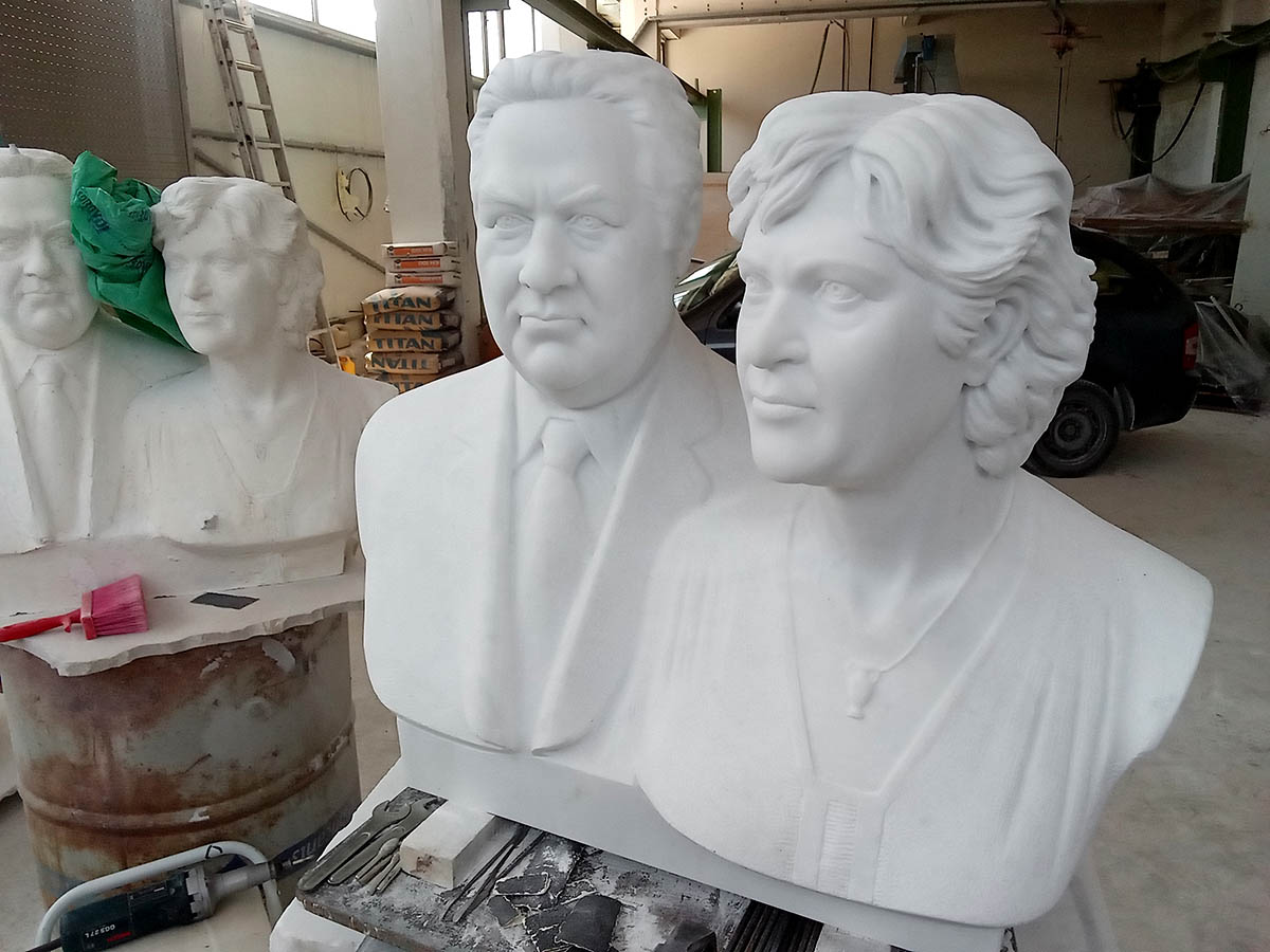 μαρμάρινες προτομές ζευγαριού. εργαστήριο γλυπτικής αγαλμάτων