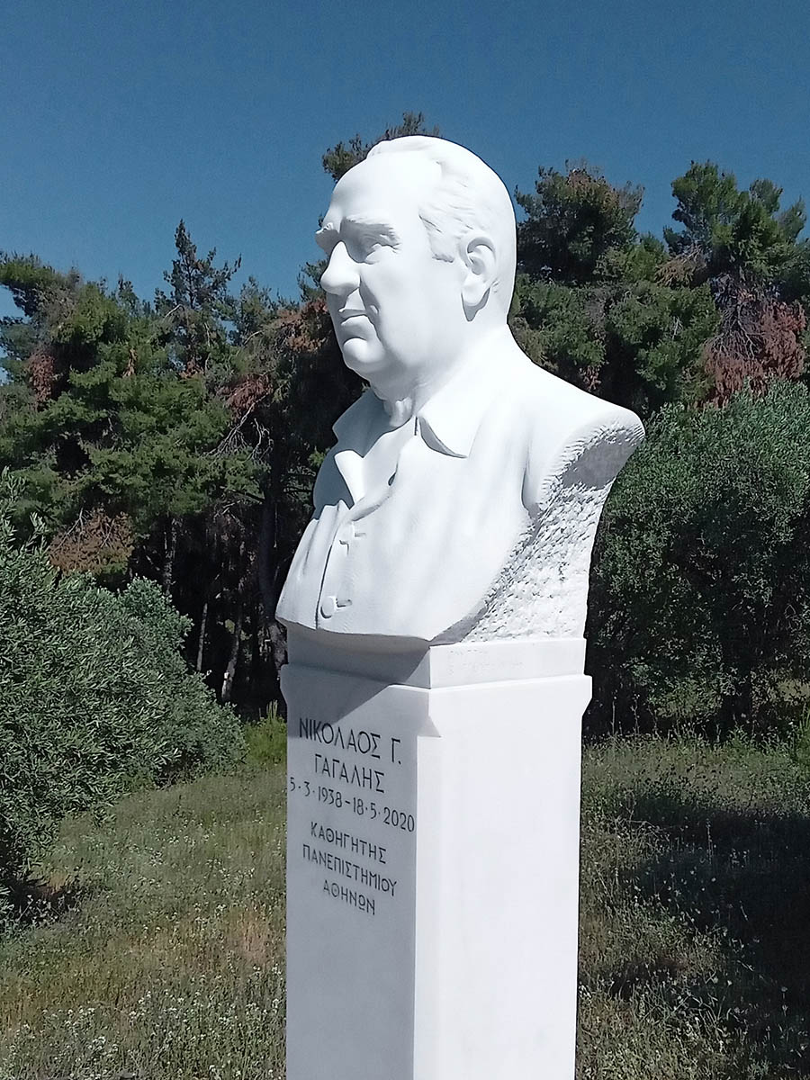 κατασκευή μαρμάρινης προτομής για μνημείο